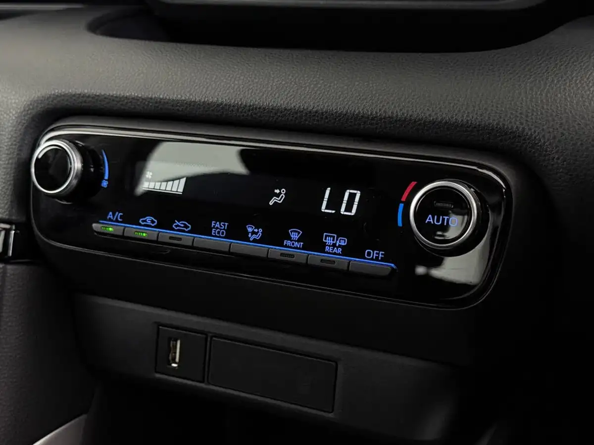2021-toyota-yaris-15-vvt-i-design-big-35