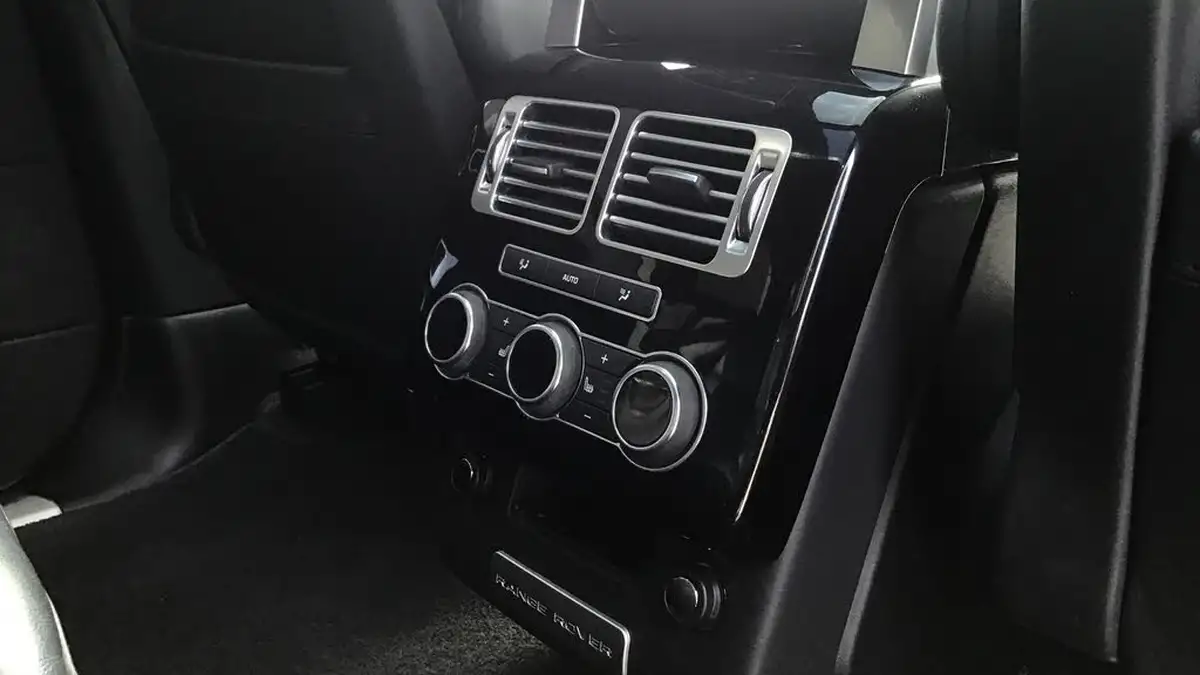 2016-land-rover-range-rover-30tdv6-vogue-se-awd-big-17