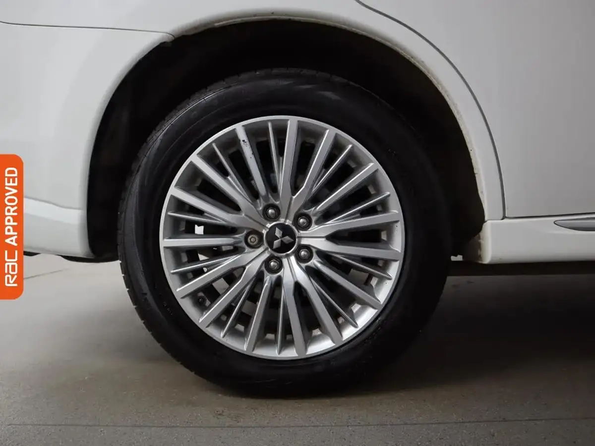 2018-mitsubishi-outlander-24-4h-phev-big-24