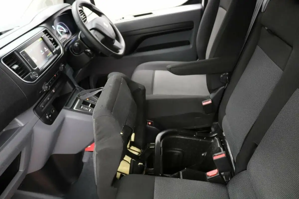 2021-peugeot-expert-e-professional-standard-75kwh-panel-big-24