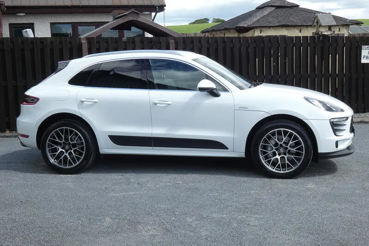 2016-porsche-macan-30td-s-big-1