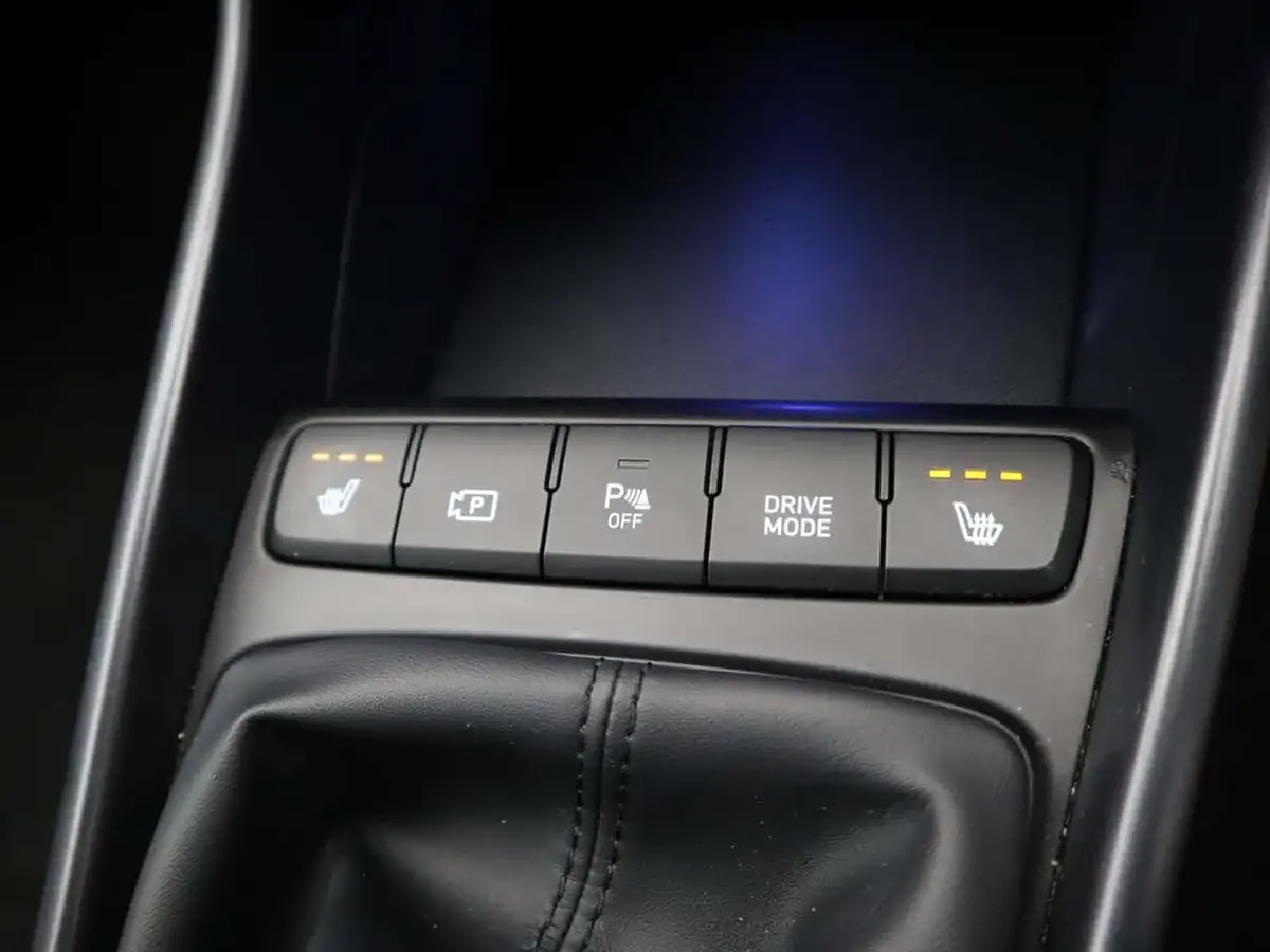 2022-hyundai-i20-10-t-gdi-premium-eclutch-imt-big-20