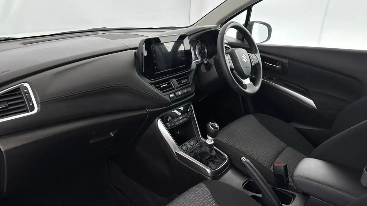 2023-suzuki-s-cross-14-boosterjet-motion-big-8