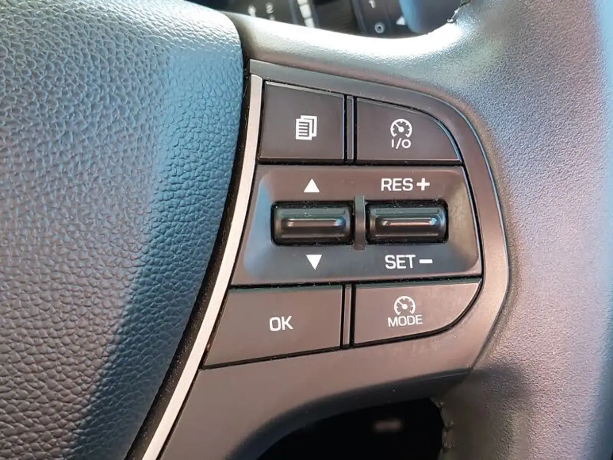 2018-hyundai-i20-12-se-mpi-isg-hatchback-5d-big-18