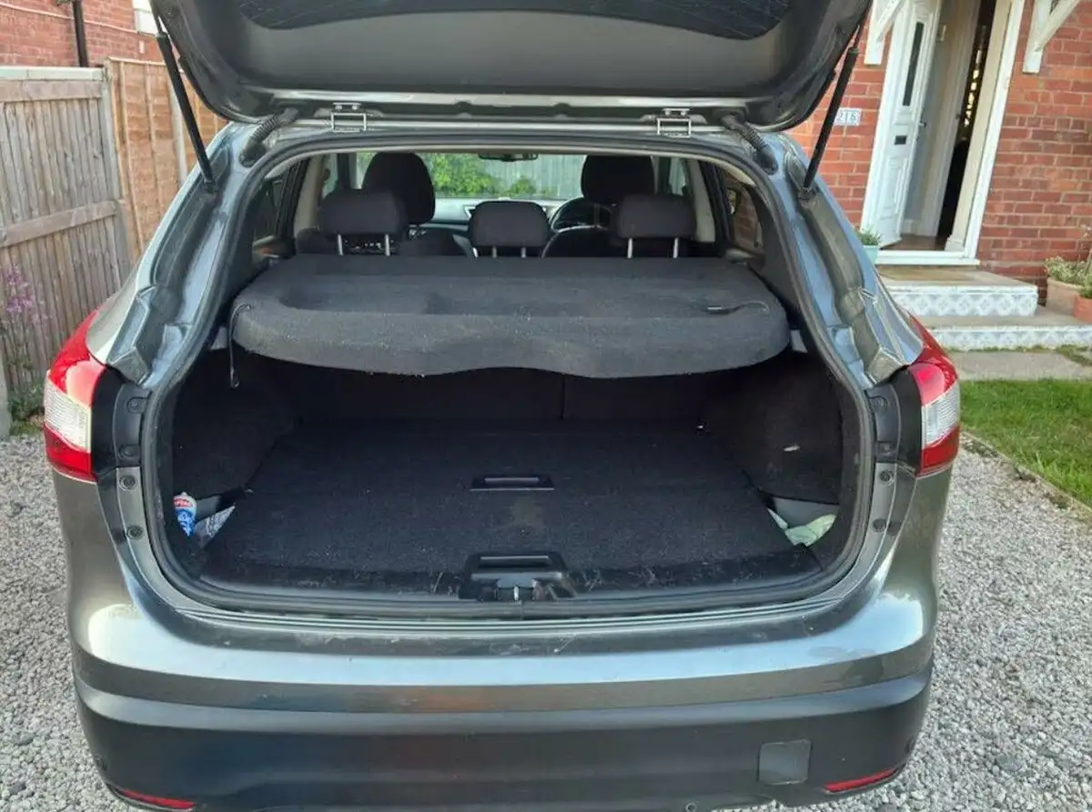2016-nissan-qashqai-12-dig-t-n-connecta-xtronic-cvt-big-6