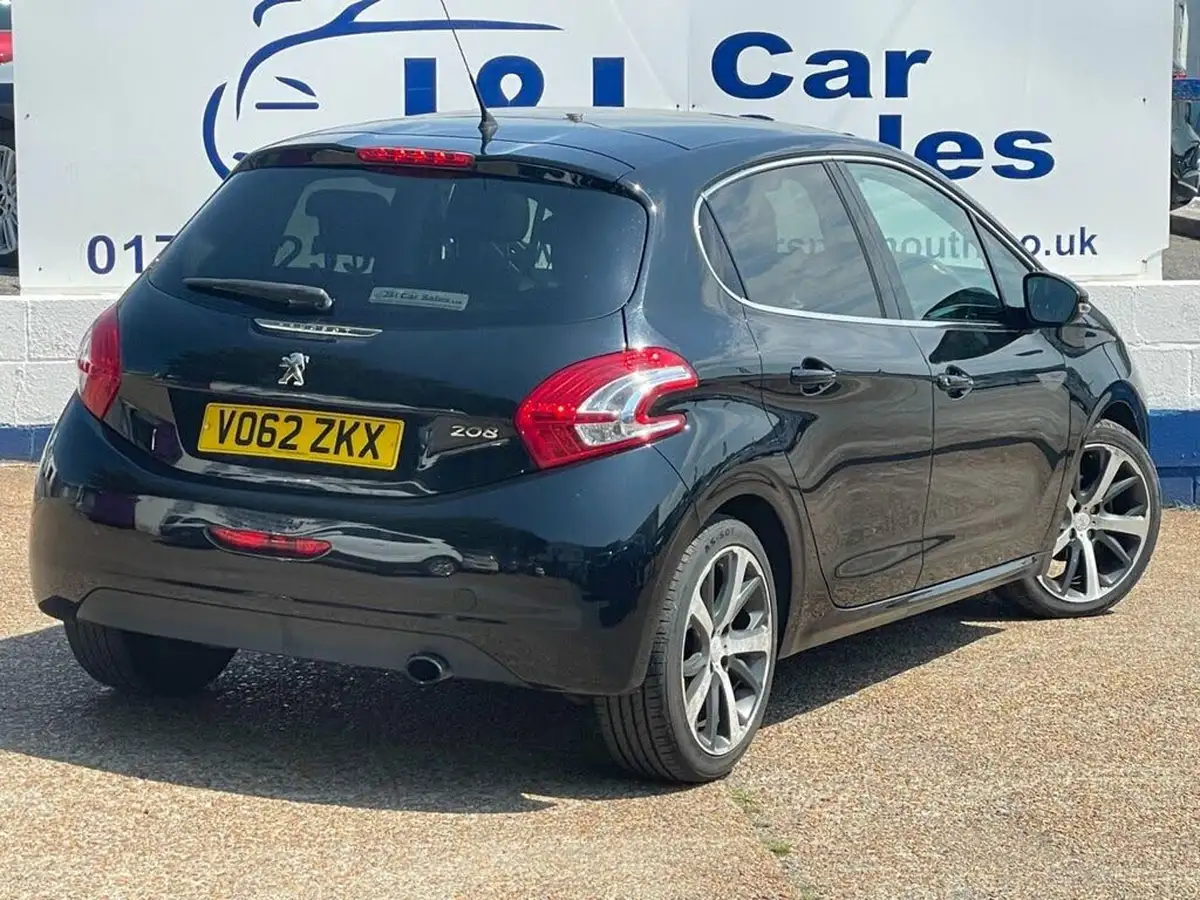2012-peugeot-208-16-feline-vti-120bhp-5d-big-4
