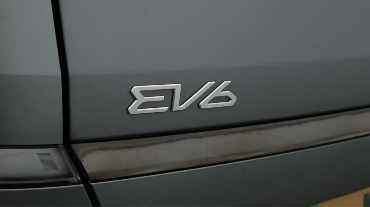 2022-kia-ev6-e-gt-line-s-320bhp-awd-big-22