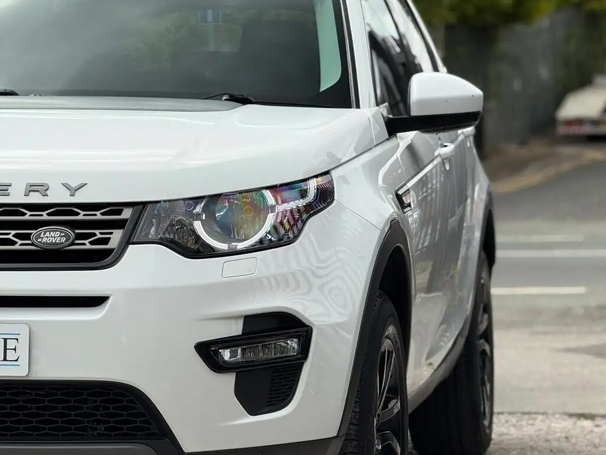 2017-land-rover-discovery-sport-20td4-se-tech-180ps-station-wagon-auto-big-3