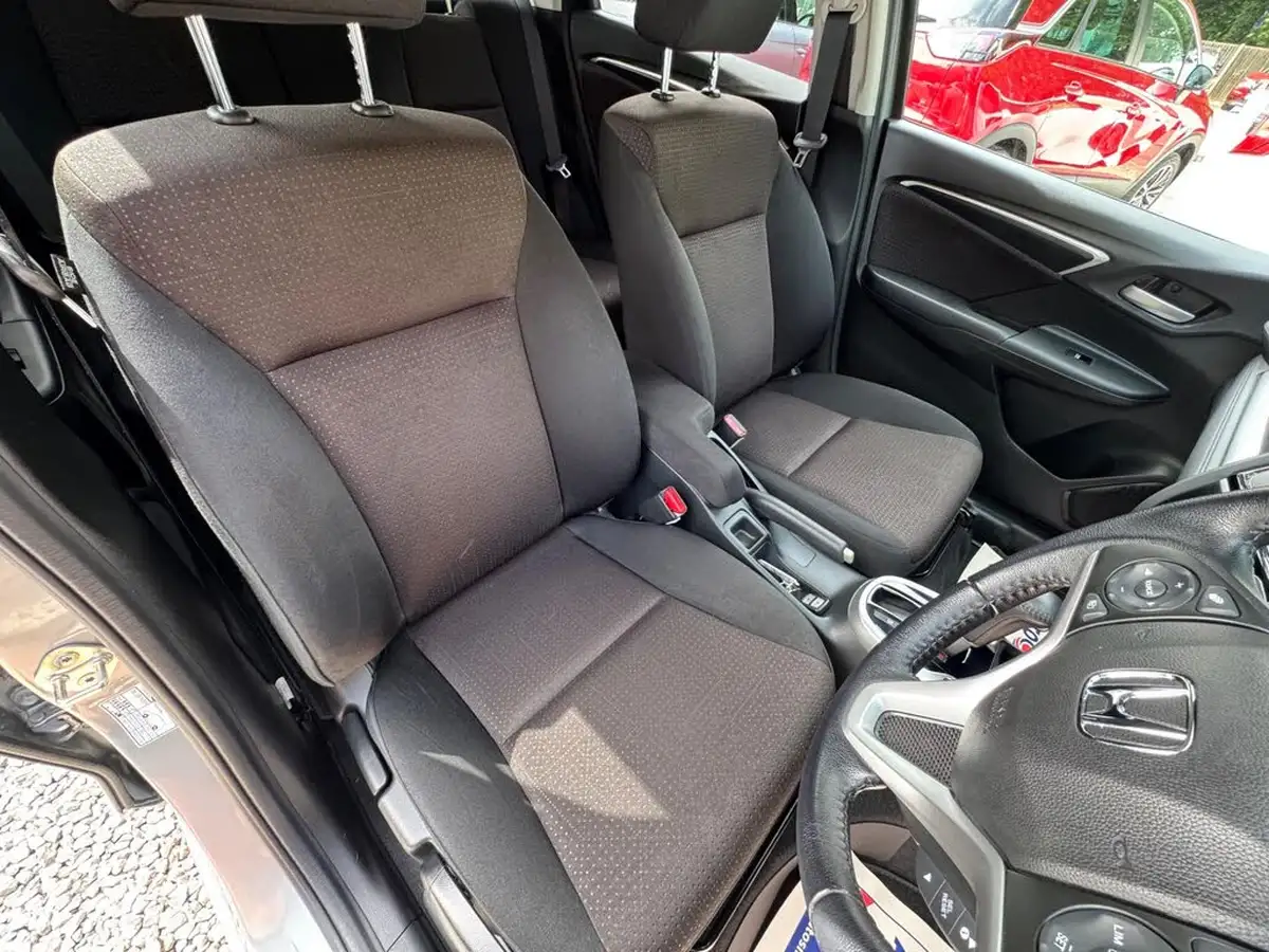 2016-honda-jazz-13-i-vtec-ex-cvt-big-16