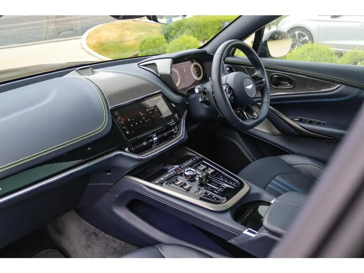 2024-aston-martin-dbx-40-v8-big-25