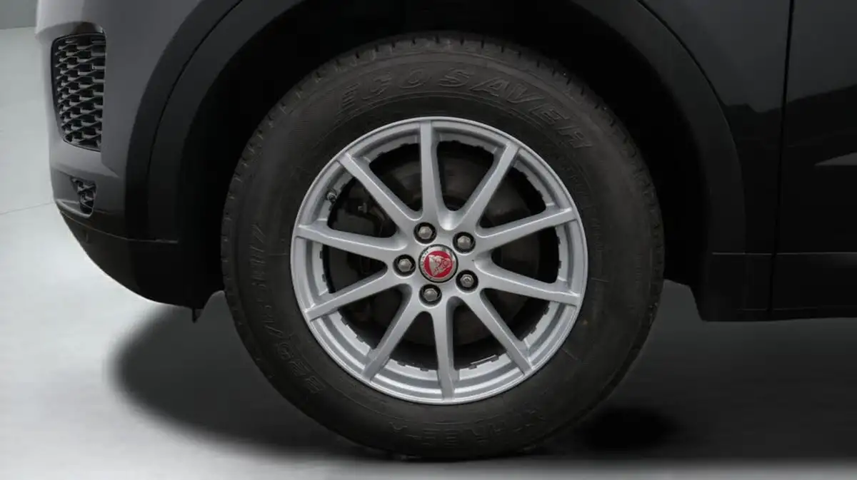 2019-jaguar-e-pace-20-i4d-150ps-big-17