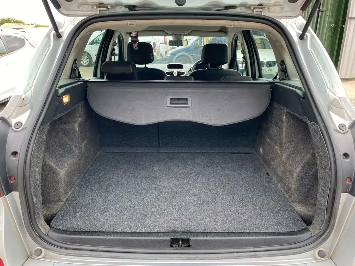2010-renault-clio-12-dynamique-75bhp-sport-tourer-5d-big-12