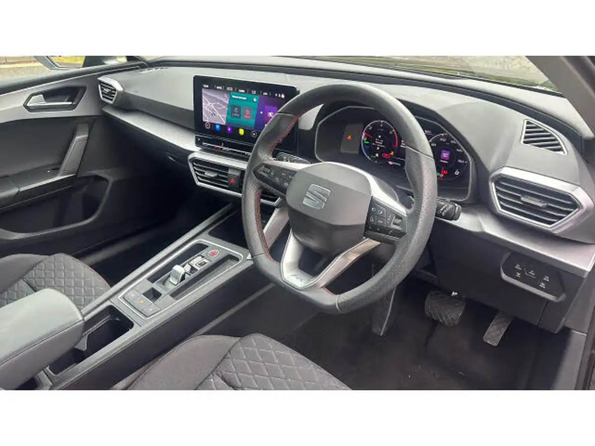 2024-seat-leon-14-e-hybrid-fr-hatchback-big-5