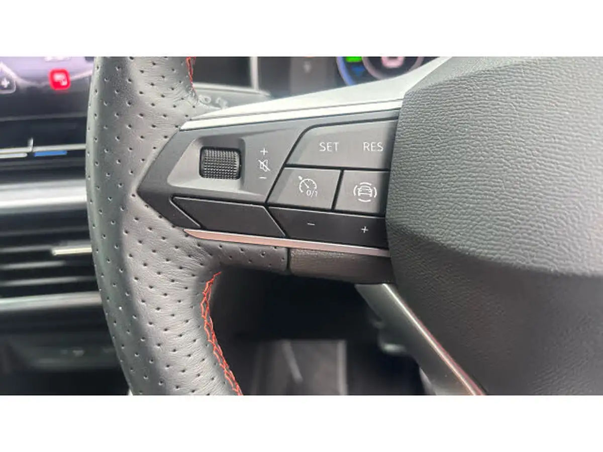 2024-seat-leon-14-e-hybrid-fr-hatchback-big-29