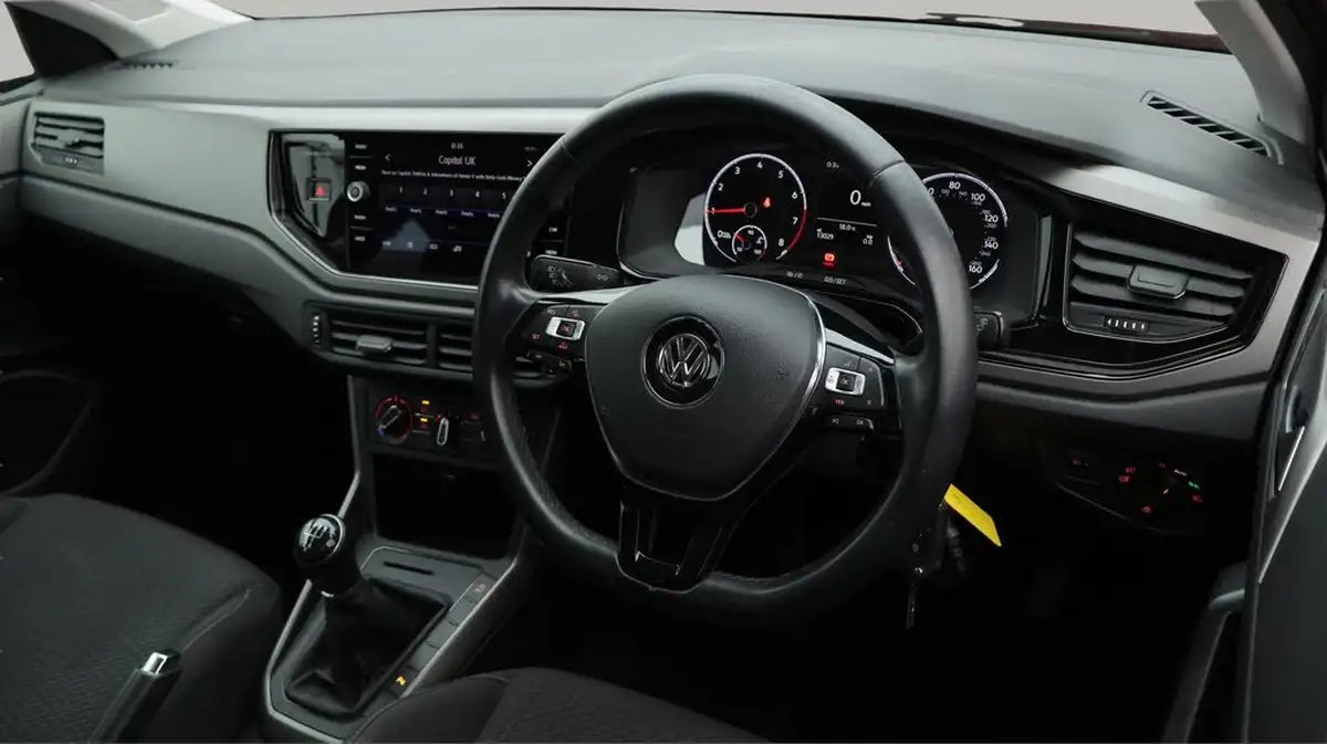 2018-volkswagen-polo-10-tsi-se-big-9