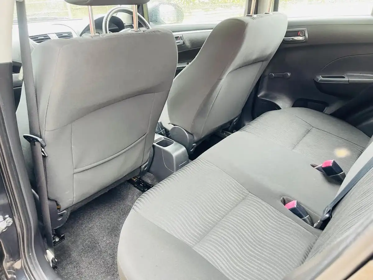 2011-suzuki-swift-12-sz3-5d-big-24