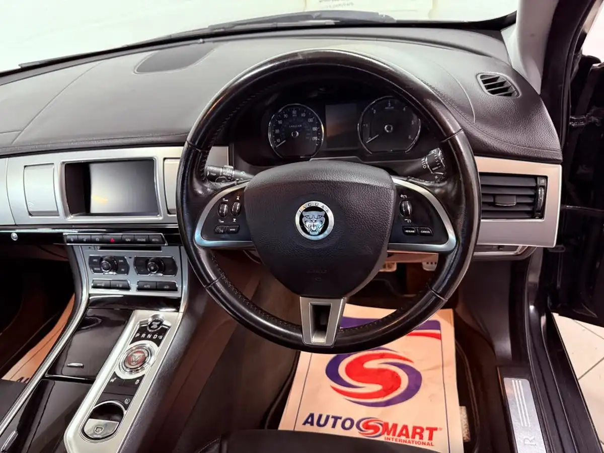 2013-jaguar-xf-22td-sport-200ps-ss-saloon-4d-auto-big-30