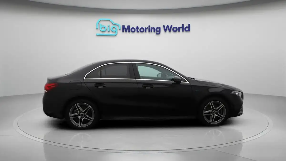 2020-mercedes-benz-a-class-13-a250e-amg-line-saloon-4d-big-8
