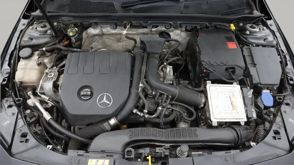 2021-mercedes-benz-cla-13-cla-180-amg-line-premium-plus-coupe-4d-big-19
