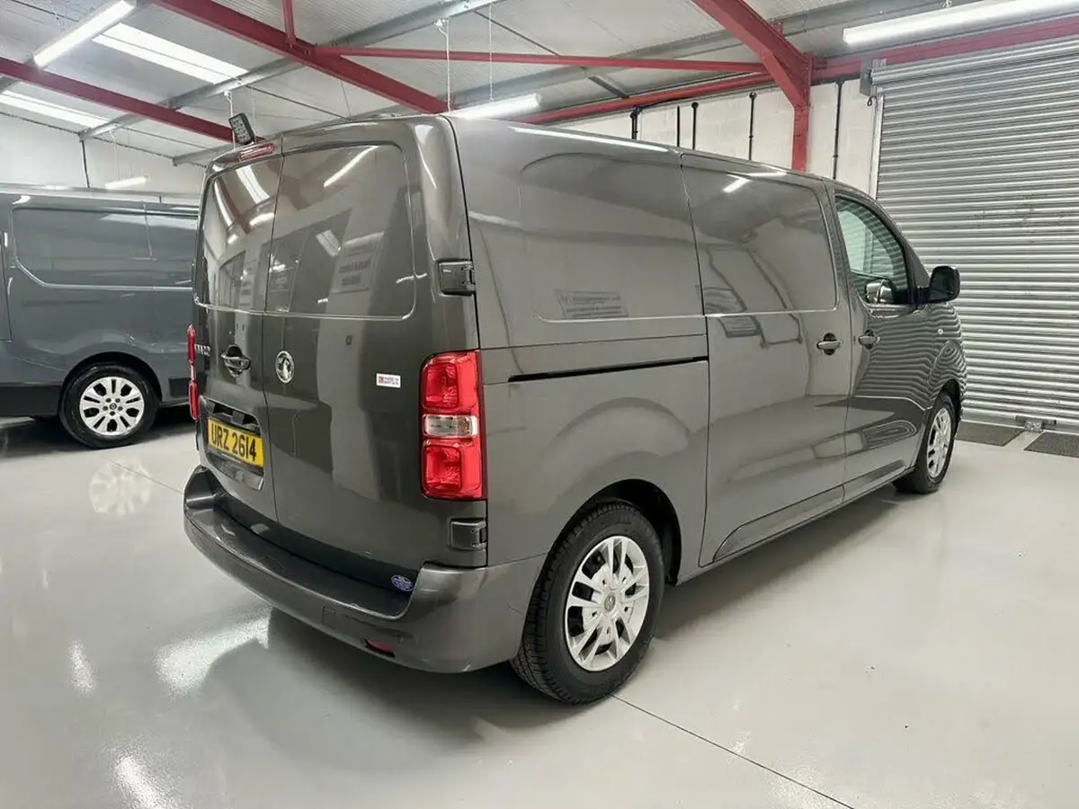2022-vauxhall-vivaro-15td-2700-l1h1-sportive-120pseu6d-big-4