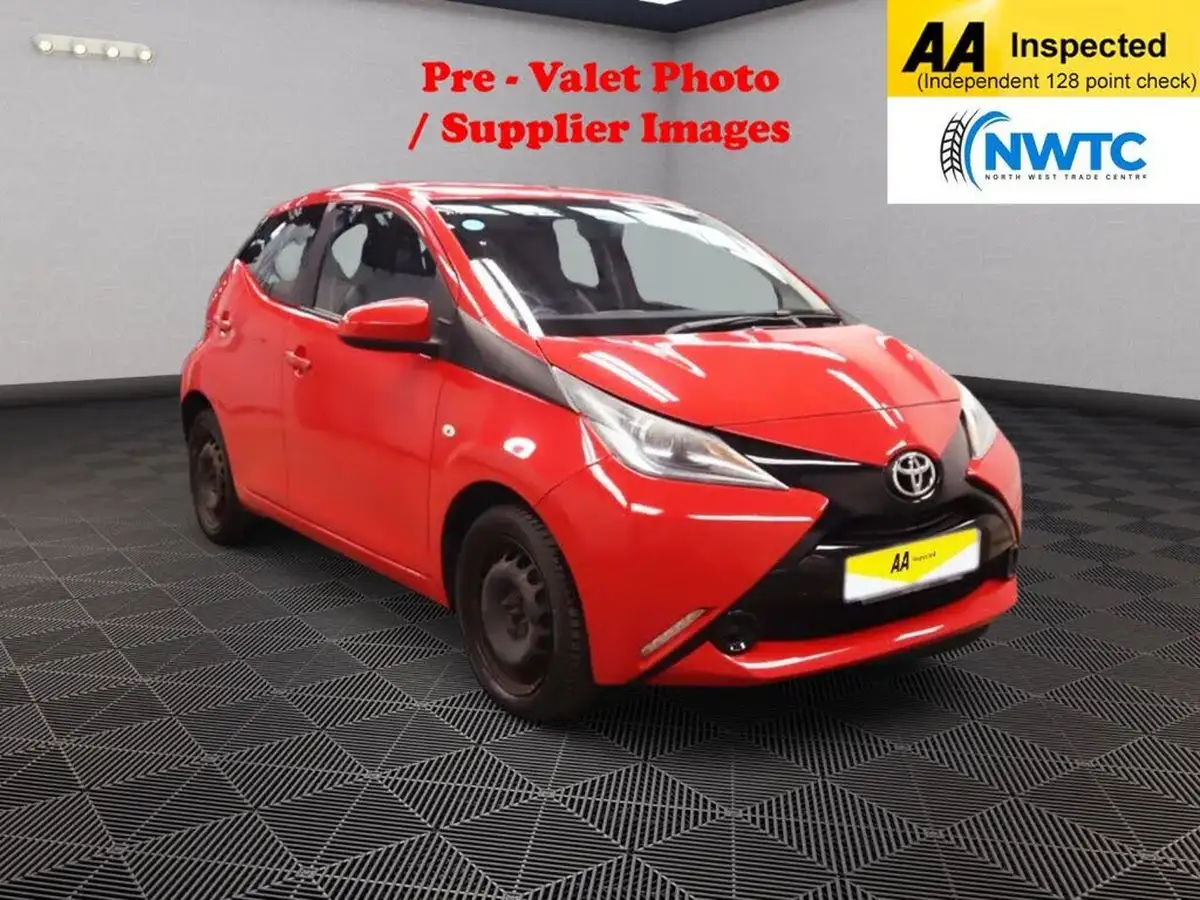 2015-toyota-aygo-10-vvt-i-x-play-5d-big-1