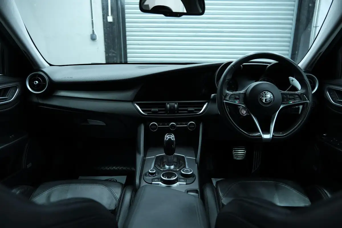 2017-alfa-romeo-giulia-22td-speciale-big-3