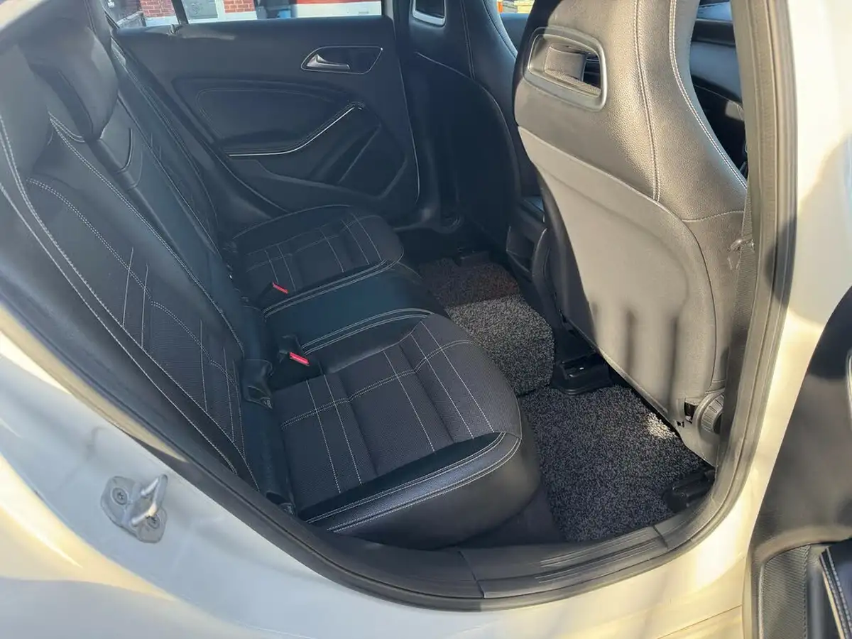 2014-mercedes-benz-a-class-big-27