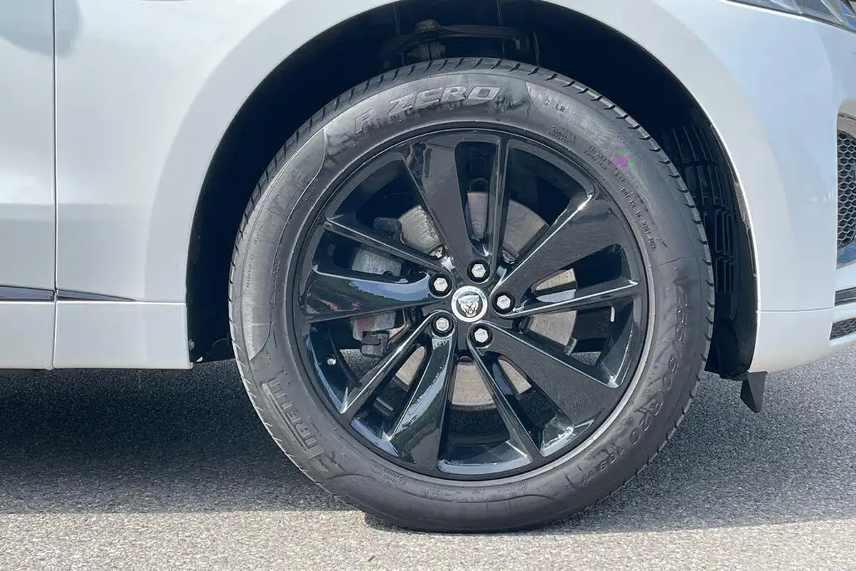 2023-jaguar-f-pace-20-d200-r-dynamic-se-black-big-15