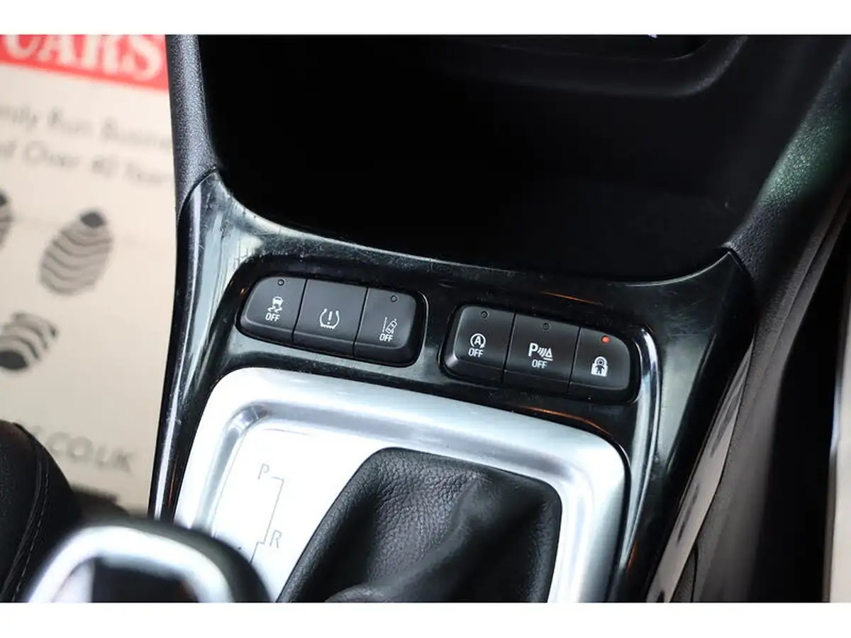 2021-vauxhall-crossland-big-38
