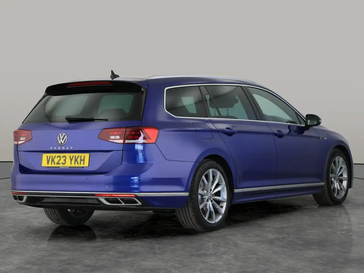 2023-volkswagen-passat-20tdi-r-line-big-3