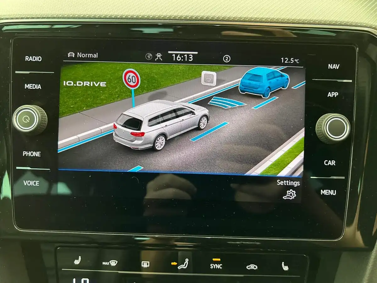 2023-volkswagen-passat-20tdi-r-line-big-21