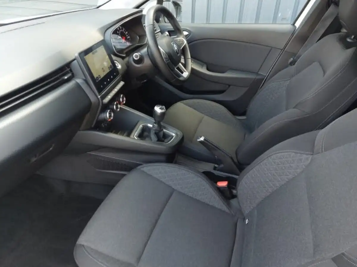 2020-renault-clio-10-sce-iconic-75bhp-big-4