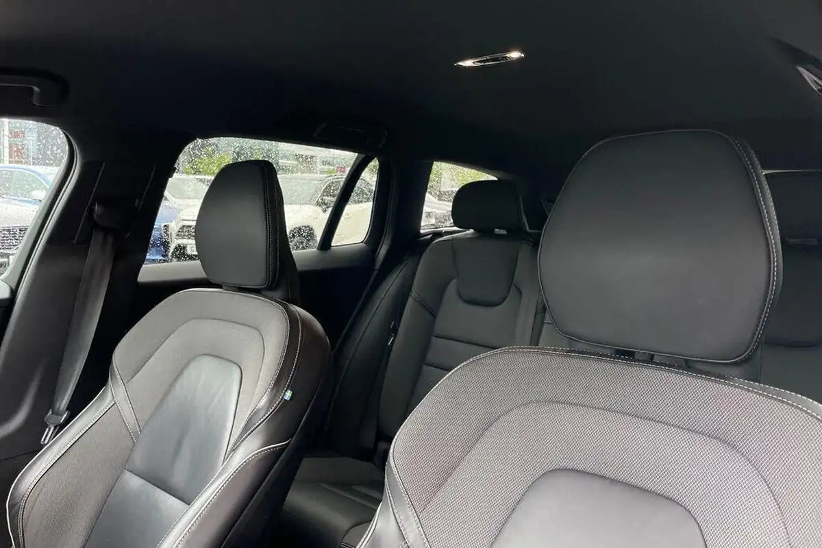 2021-volvo-v60-20-b3-r-design-160bhp-big-27