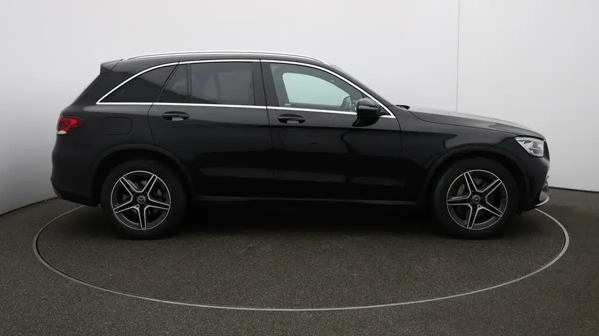 2020-mercedes-benz-glc-class-20d-glc220d-amg-line-station-wagon-5d-4matic-plus-big-48