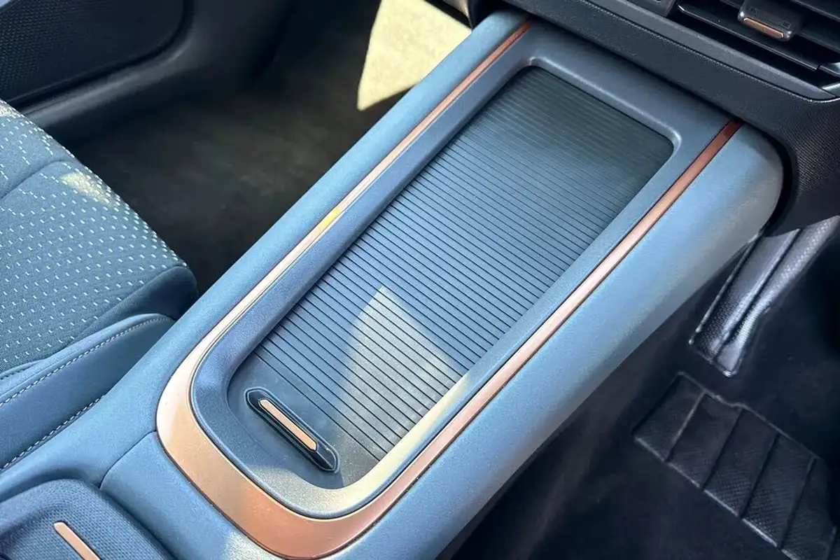 2024-cupra-born-e-vz-big-19