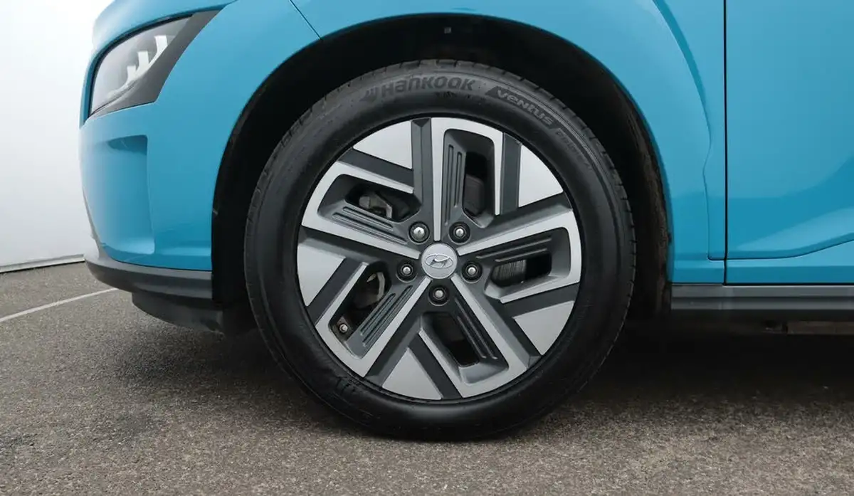 2021-hyundai-kona-e-ultimate-big-18