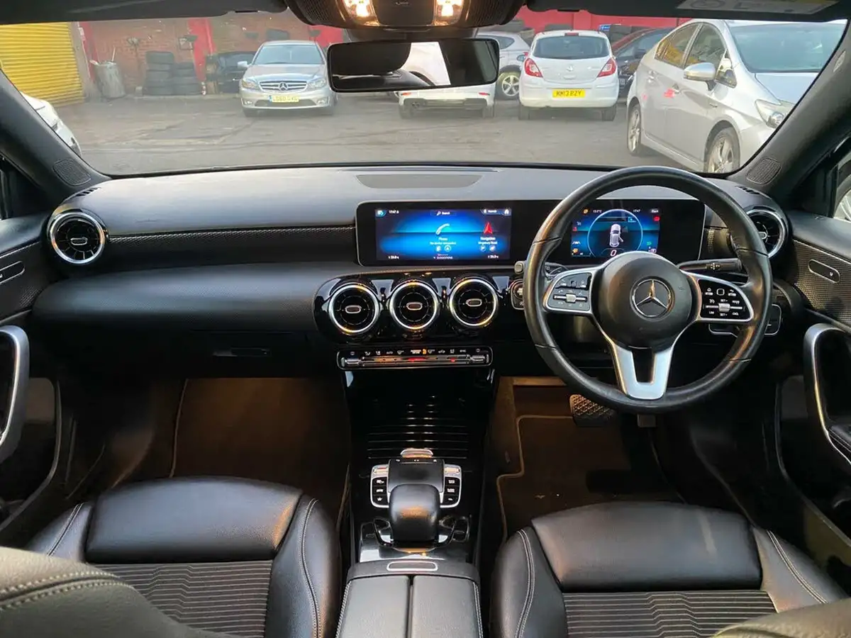 2018-mercedes-benz-a-class-13-a180-sport-executivess-7g-dct-big-1