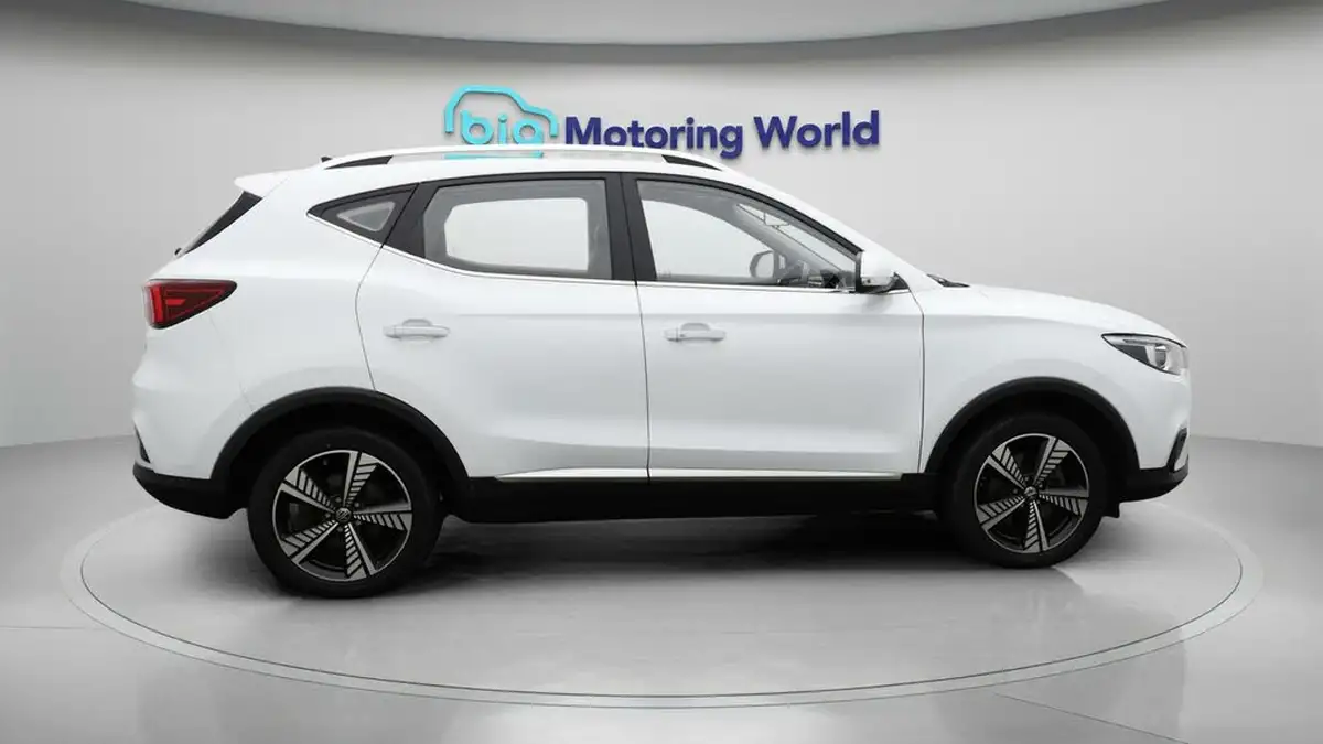 2021-mg-zs-suv-e-exclusive-ev-big-8