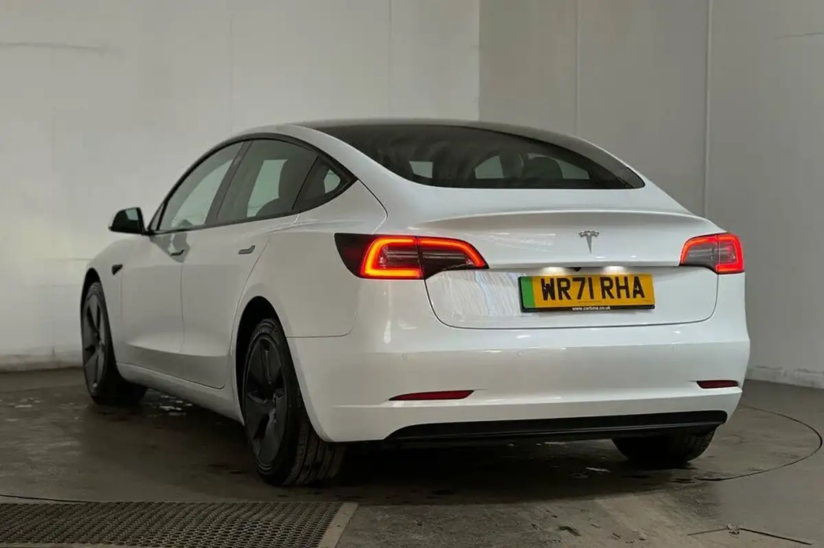 2021-tesla-model-3-e-long-range-awd-big-14