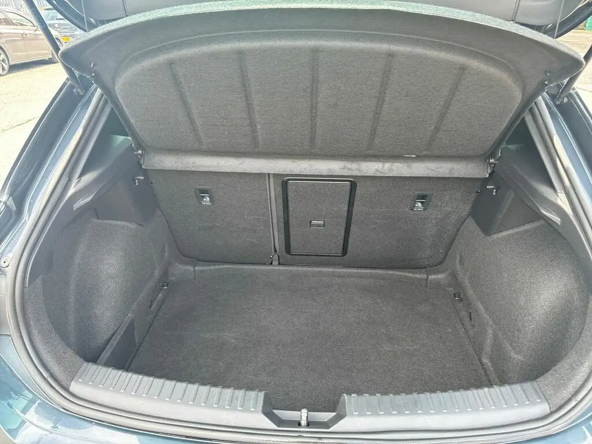 2021-seat-leon-10-etsi-evo-fr-sport-hatchback-big-19