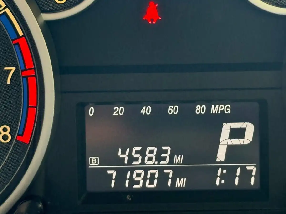 2013-suzuki-sx4-big-19