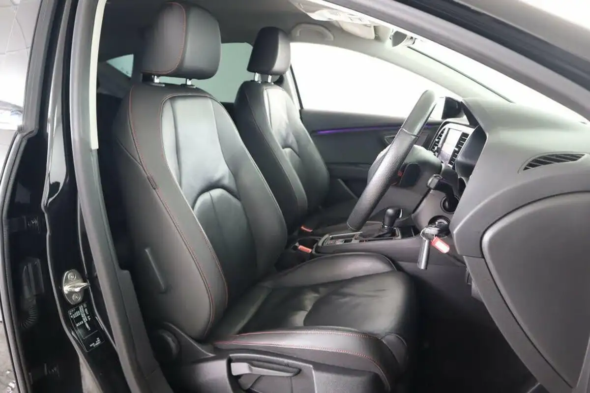 2019-seat-leon-20-tsi-fr-sport-hatchback-big-10