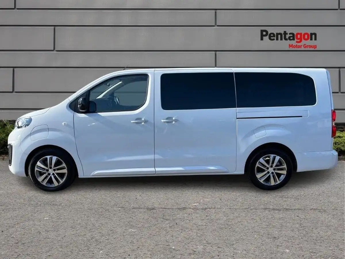 2023-peugeot-traveller-e-business-vip-long-big-11