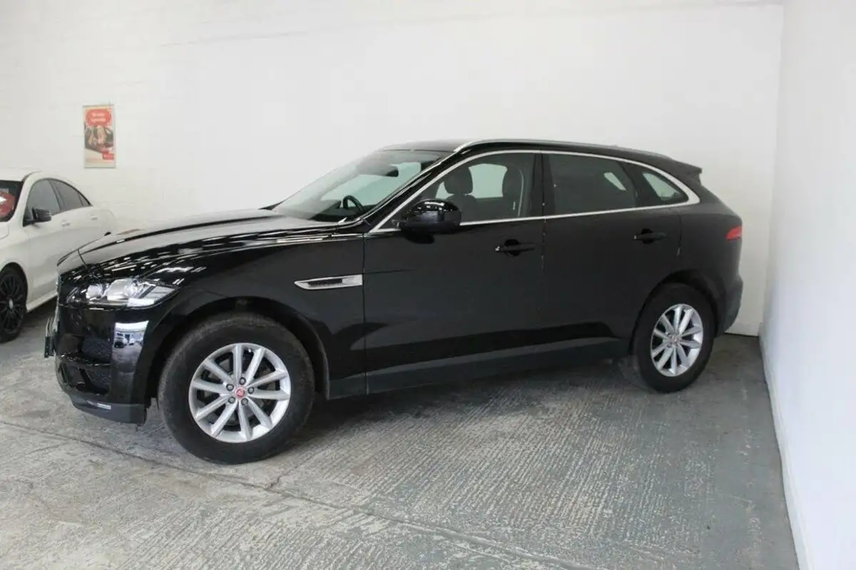 2017-jaguar-f-pace-20-i4d-prestige-180ps-awd-ss-auto-big-3