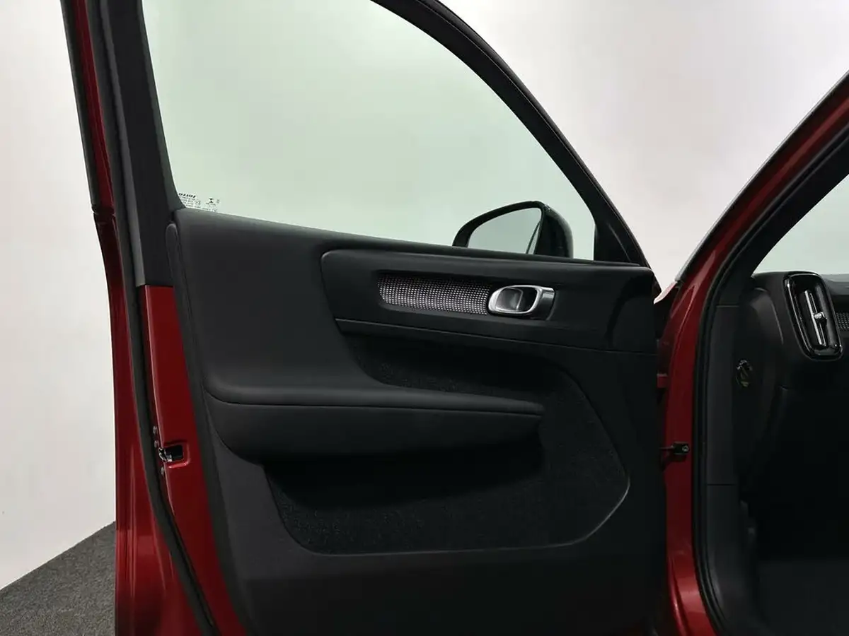 2021-volvo-xc40-15-t5-r-design-262bhp-big-29