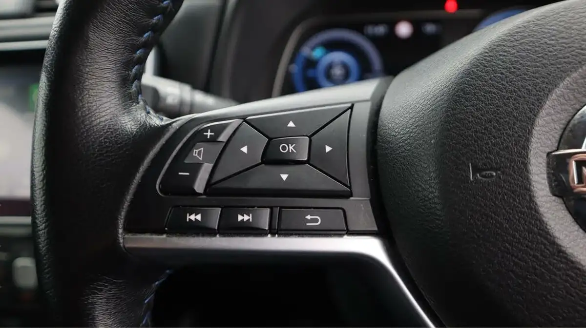 2021-nissan-leaf-e-n-connecta-big-24