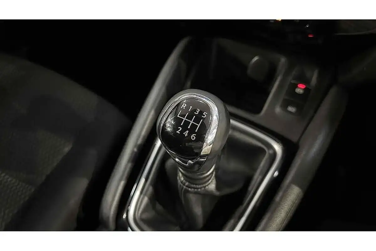2018-nissan-qashqai-13-dig-t-visia-big-34