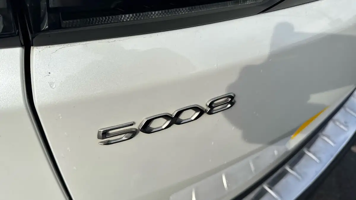 2021-peugeot-5008-suv-12-puretech-gt-premium-big-35