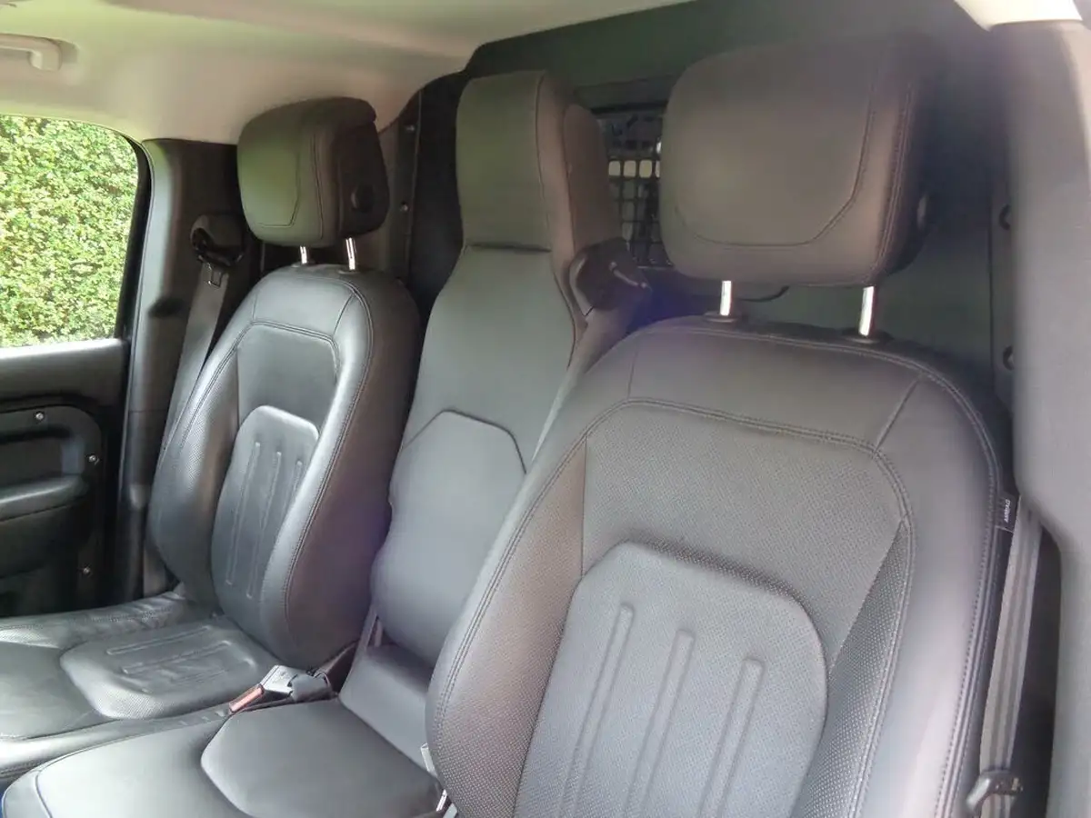 2021-land-rover-110-defender-30-d300-hard-top-hse-110-big-23