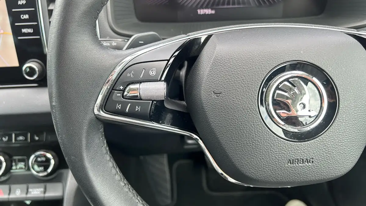 2023-skoda-karoq-15-tsi-se-l-dsg-big-23
